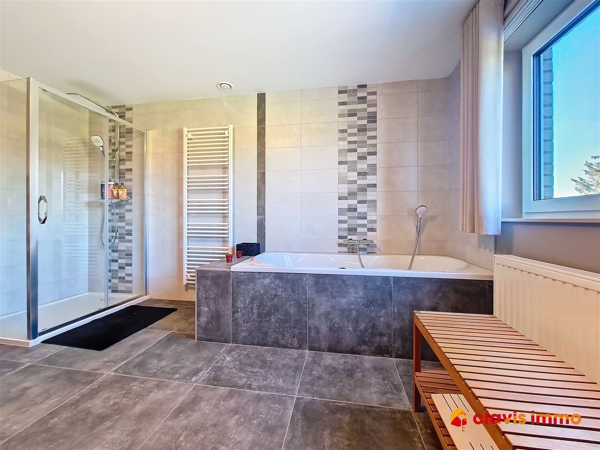 Aangename en recente woning (2022) met mooie tuin foto 21