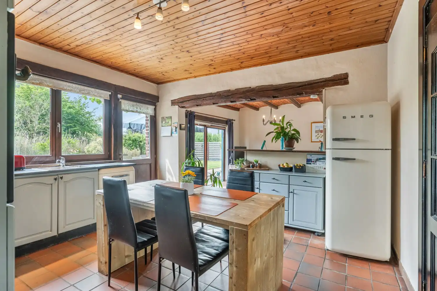 Charmante woning met zonnige tuin, grote garage en eindeloze mogelijkheden foto 11