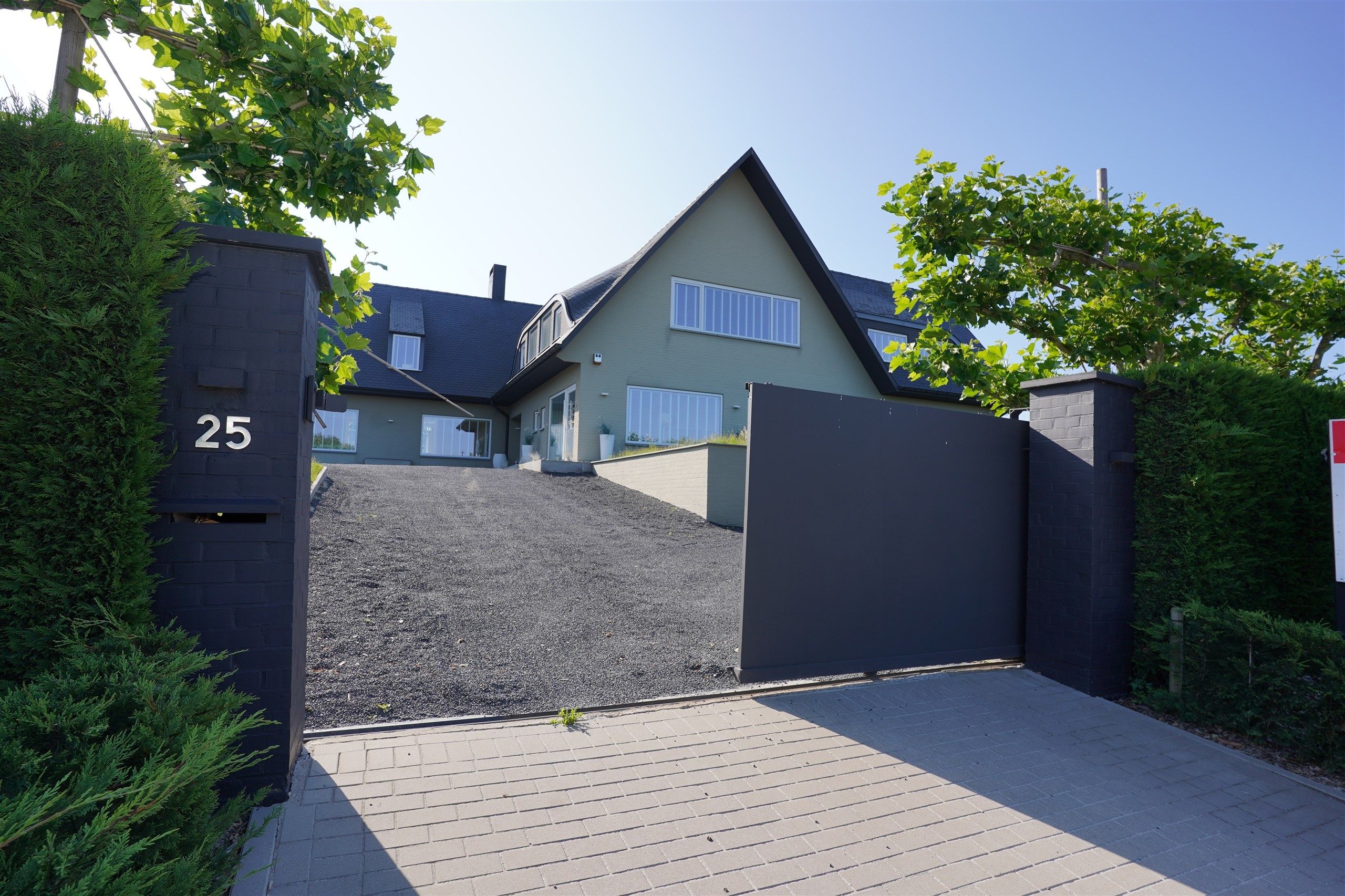 Grote gezinseigendom met 5 SLPK - BUREEL - ZWEMBAD! foto 2