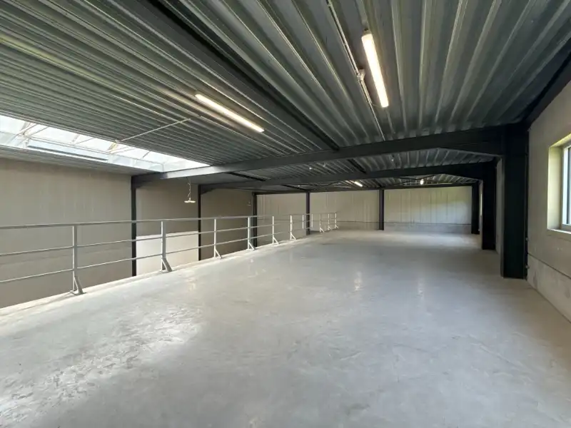 Magazijn van 288 m² +  mezzanine 160 m² en 2 parkeerplaatsen + buitenopslag foto 5