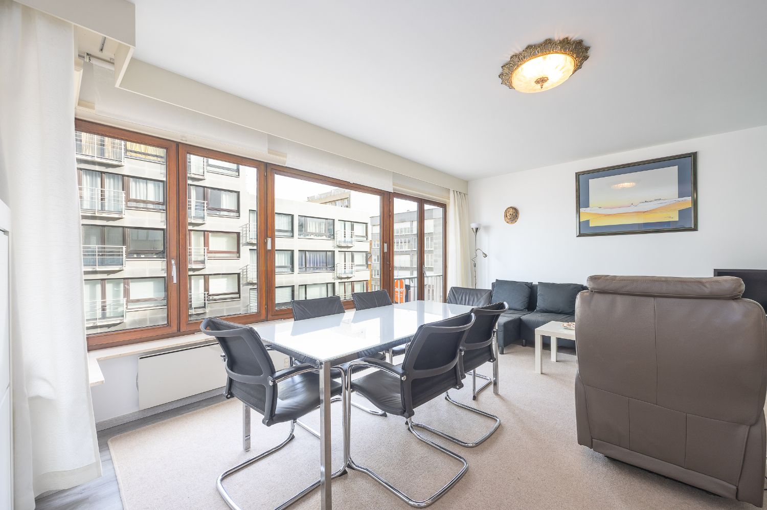 Instapklaar 2 slaapkamer-appartement met zijdelings zeezicht foto 10