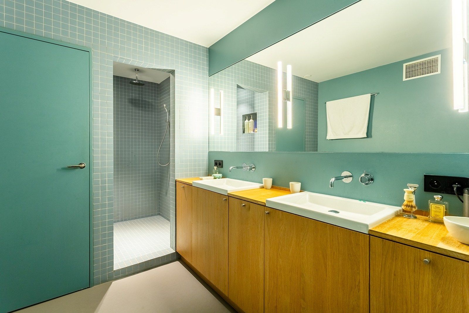 Architecturale parel met een zee van ruimte foto 22