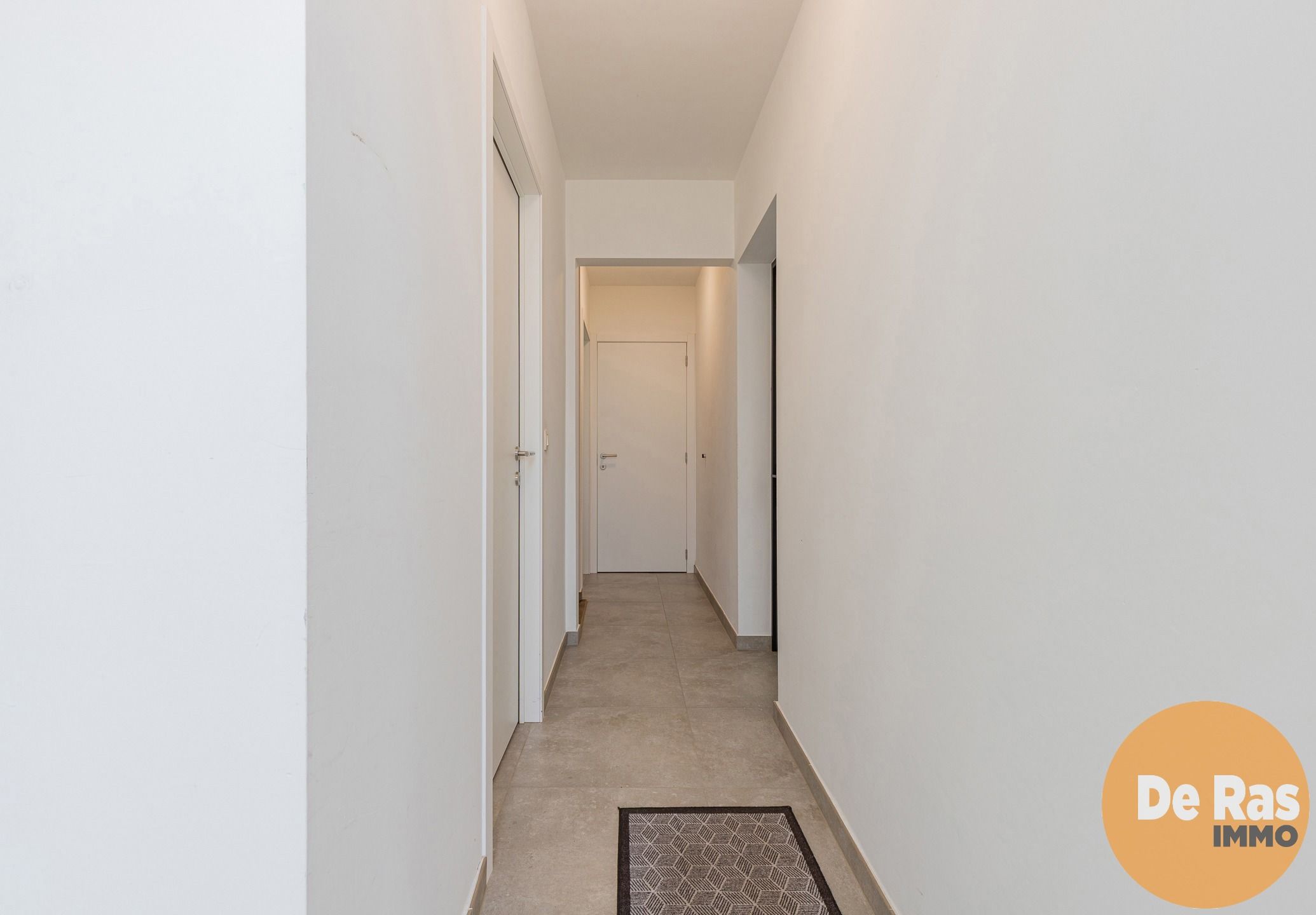 Herzele -  Totaal gerenoveerde woning met 4 slaapkamers, tuin en garage gelegen centrum Herzele foto 14