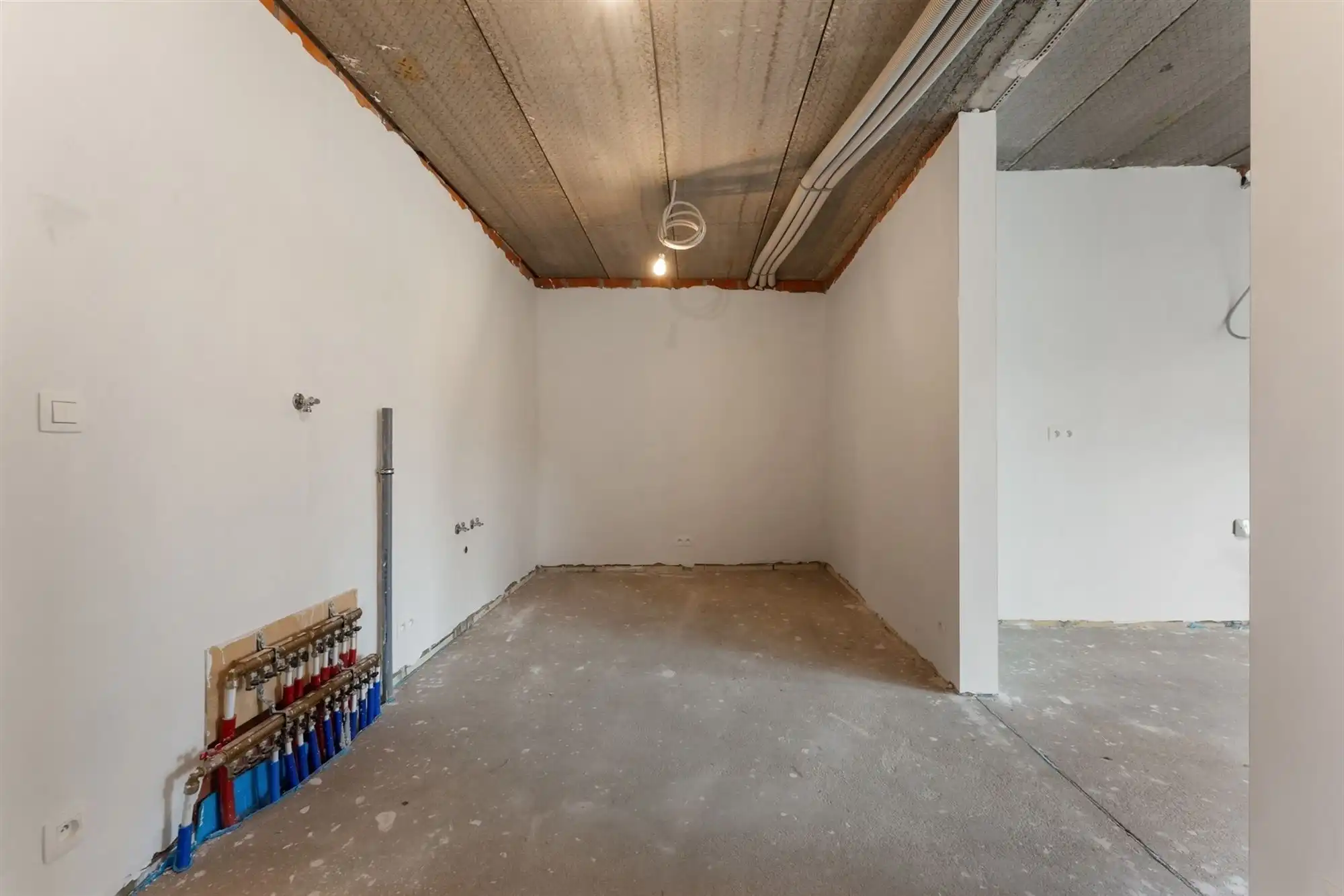 AF TE WERKEN RUIME WONING (222M²) MET 2 SLAAPKAMERS EN TUIN MET TUINKAMER OP 6A 81CA TE PAAL  foto 9