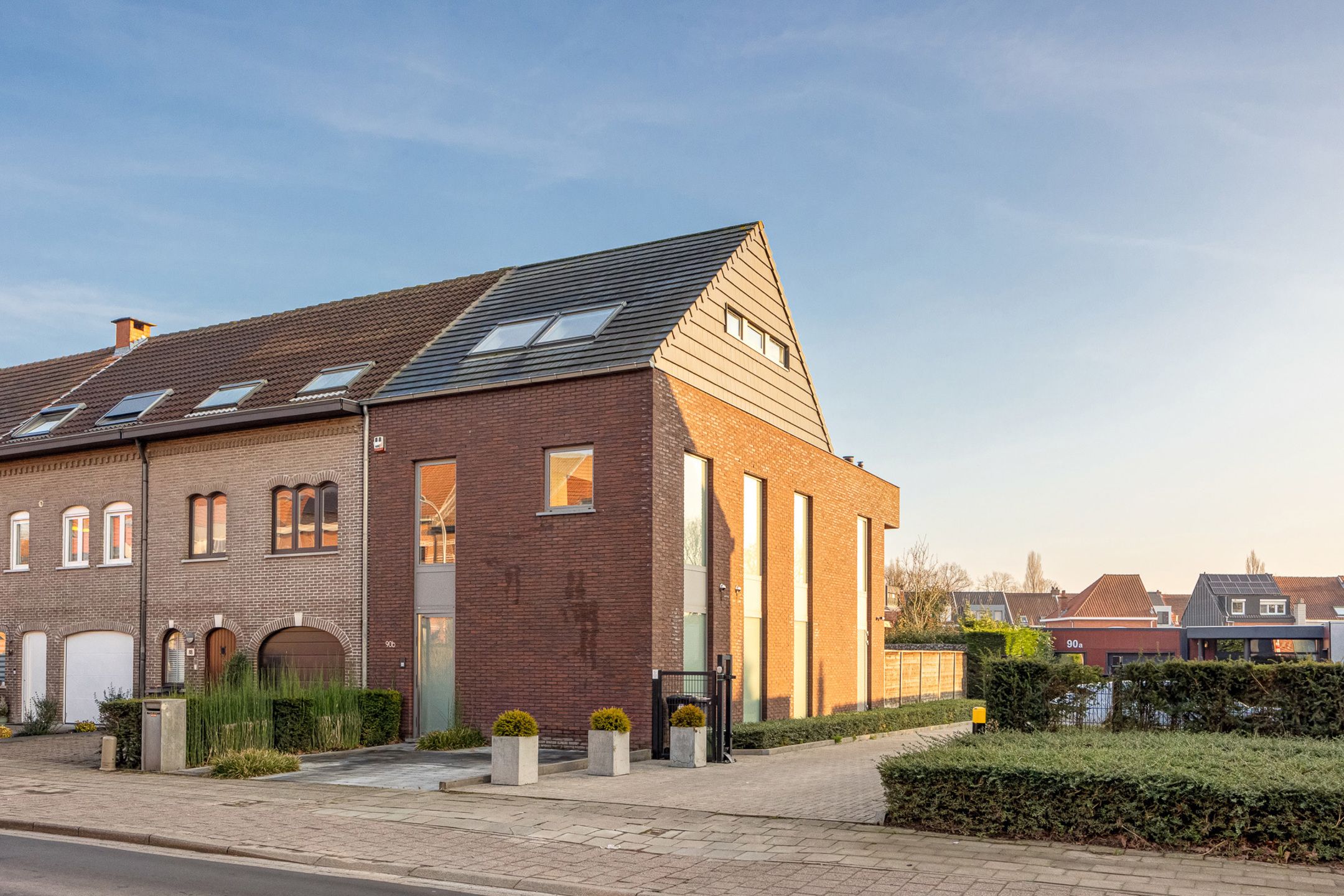 Moderne HOB met 4 slpks + kantoren en magazijnruimte  foto 3