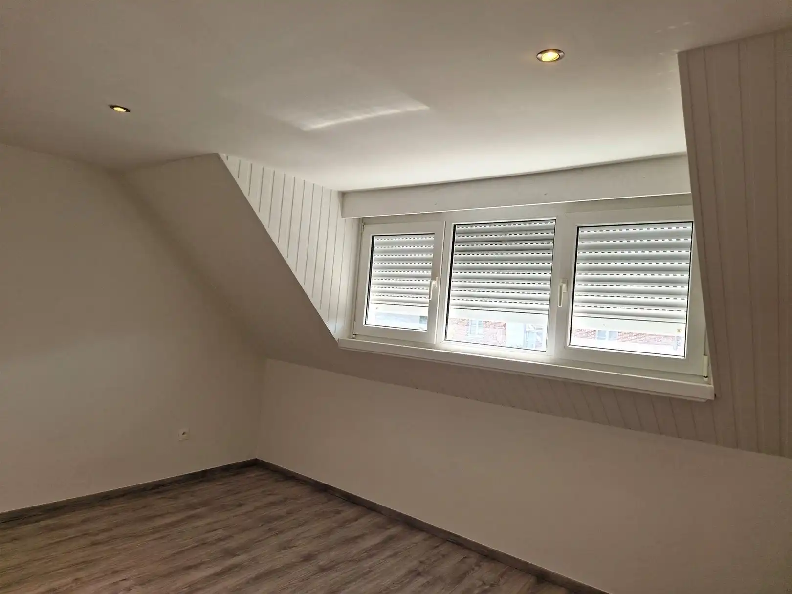 Instapklare woning  (HOB) gelegen in een rustige wijk. foto 9