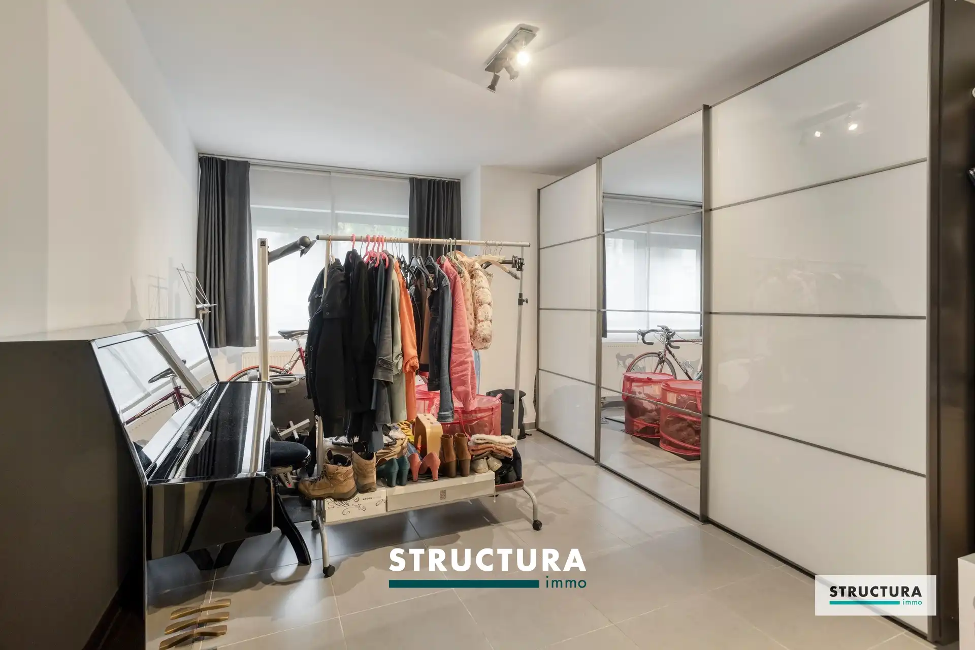 Rustig gelegen, recent appartement met ruime slaapkamers, vlakbij het centrum! foto 15