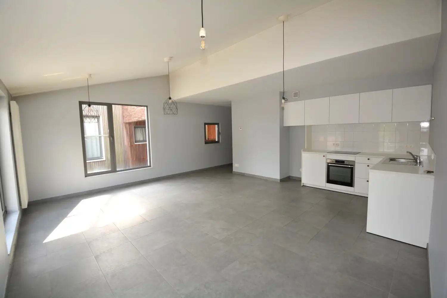 APPARTEMENT MET 2 SLK, TERRAS EN PARKING! foto 4