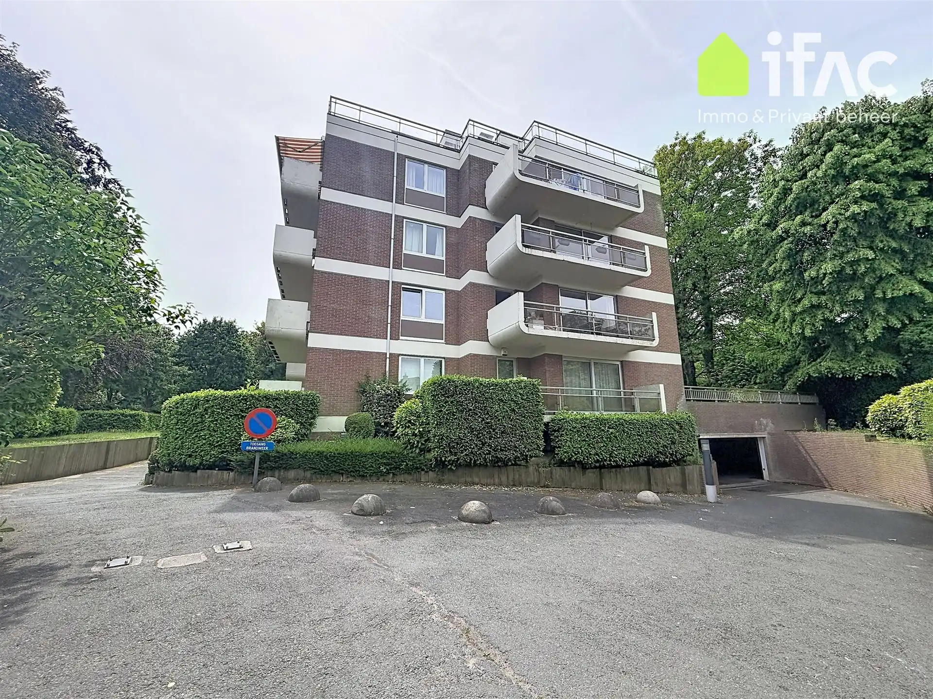Rustig gelegen appartement met terras foto 14