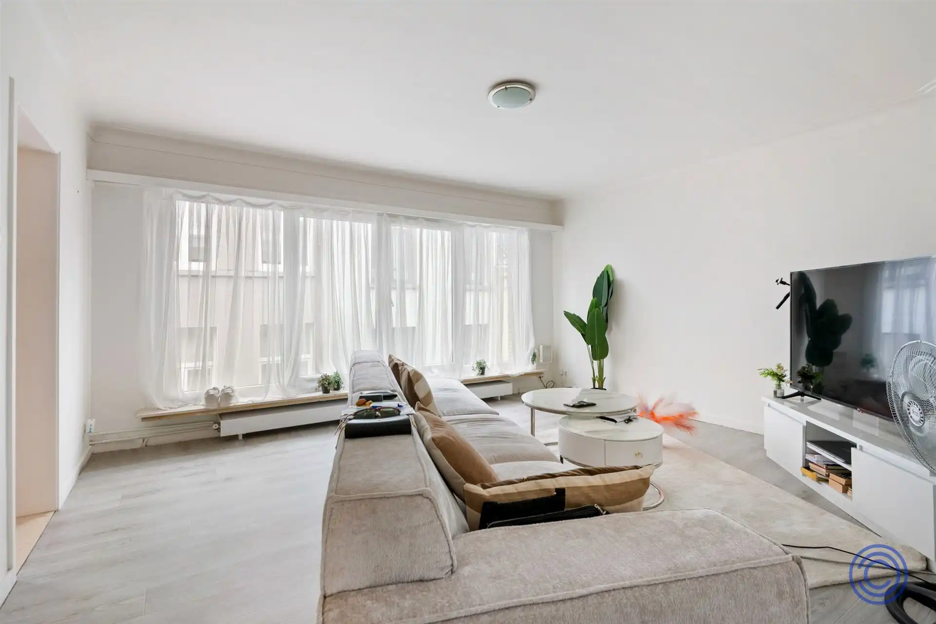 Instapklaar appartement in gewilde autoluwe straat! foto 5