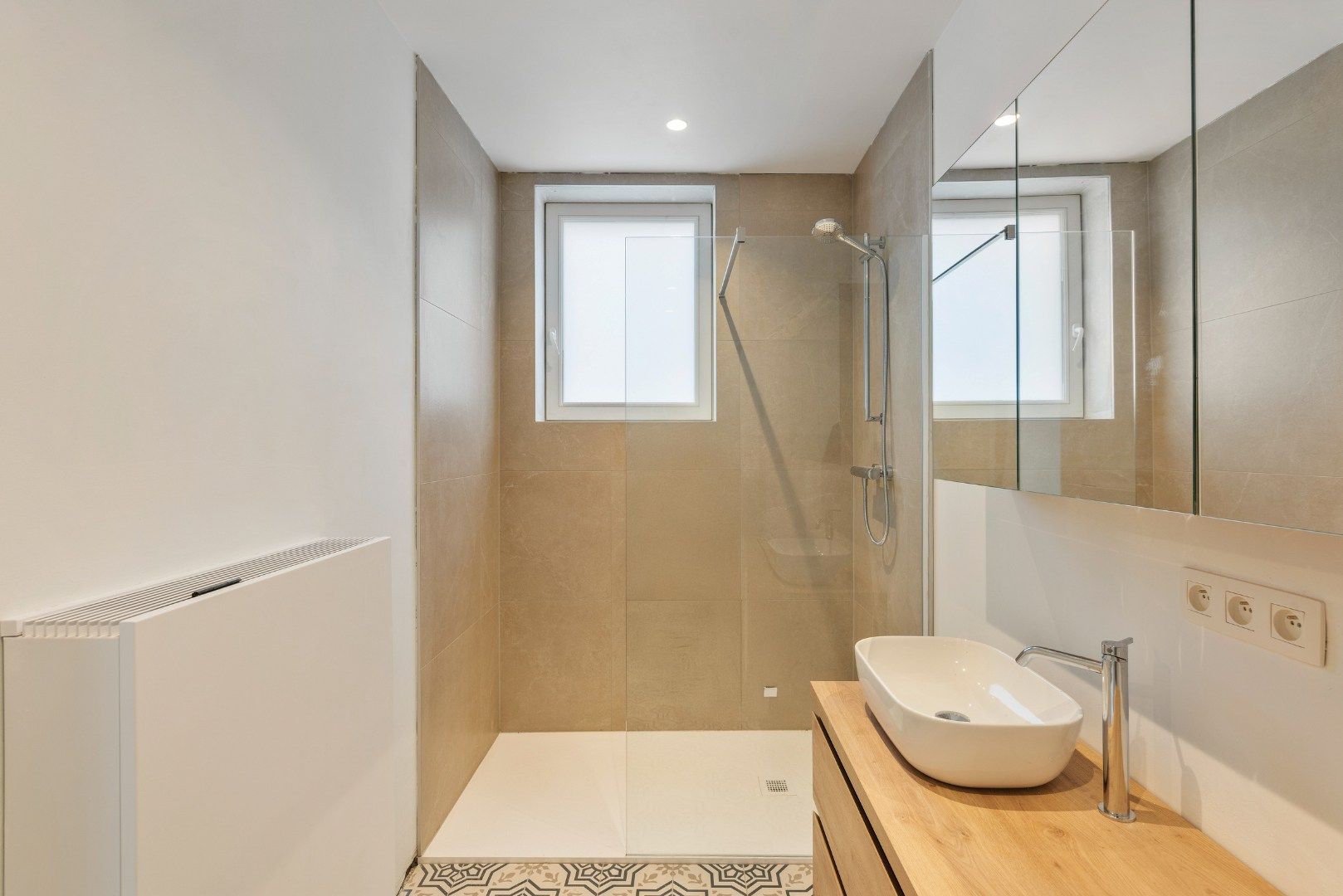 af te werken kangoeroewoning met binnentuin binnen de Brugse Reien foto 26