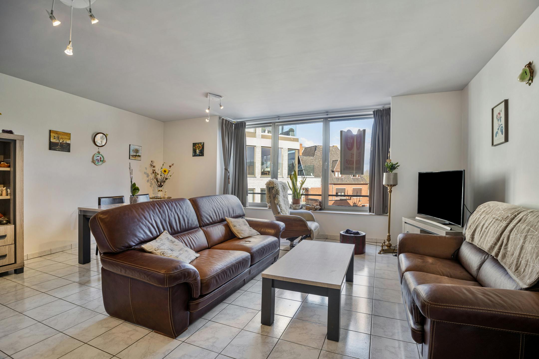 Verhuurd 2 kamerappartement te koop in de Veurnestraat in Poperinge foto 3