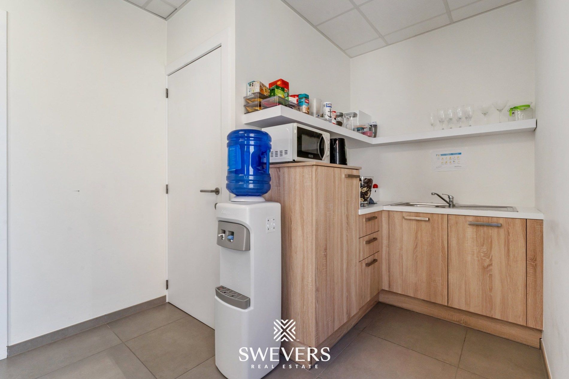 Instapklaar handelspand van 127 m² op toplocatie in Beringen foto 19