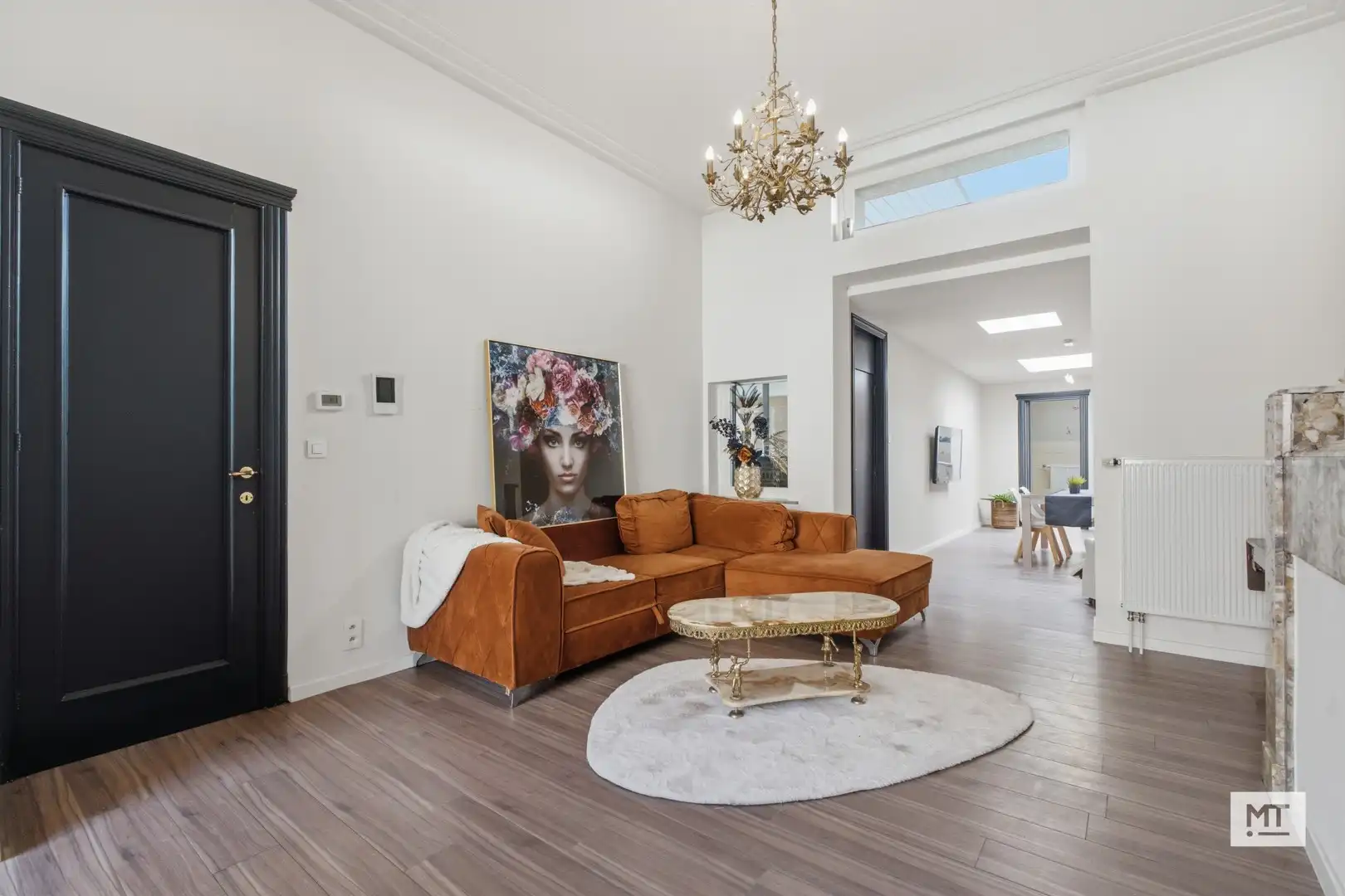 Bijzonder ruime herenwoning te koop in het centrum van Ieper foto 5