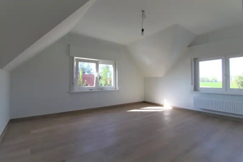 Gerenoveerde alleenstaande woning in Torhout foto 9