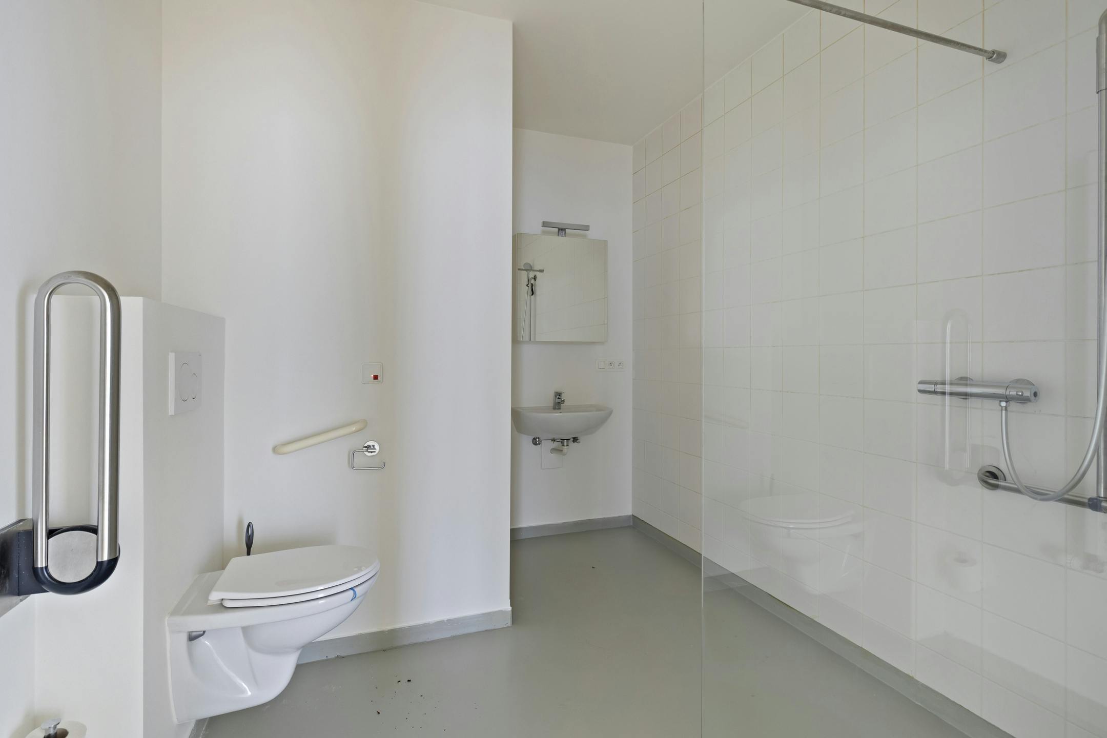 Instapklaar 2 slaapkamer appartement te koop in Antwerpen foto 14