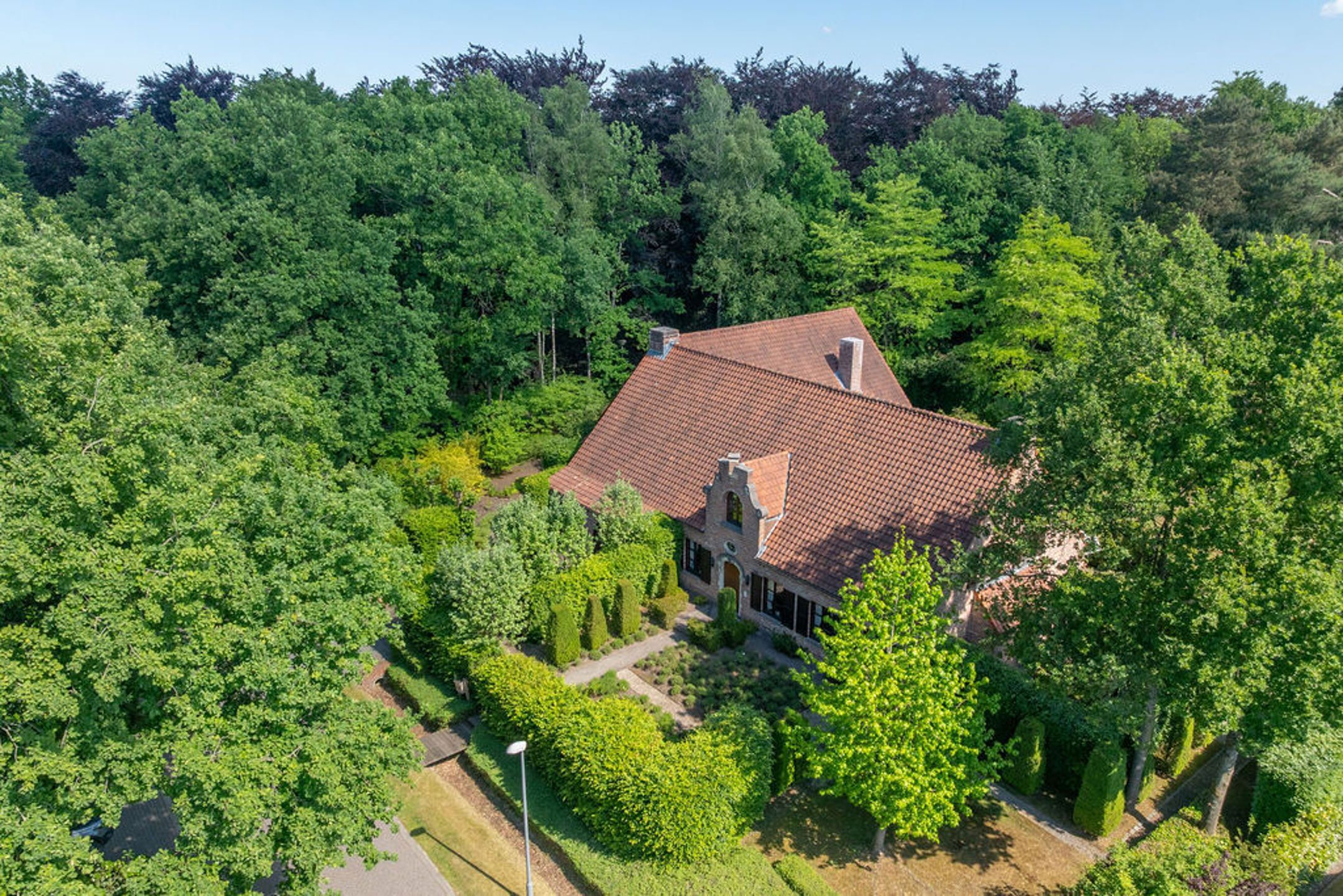 Ruime villa met 6 slpk op 2.295 m² grond met veel privacy foto 75