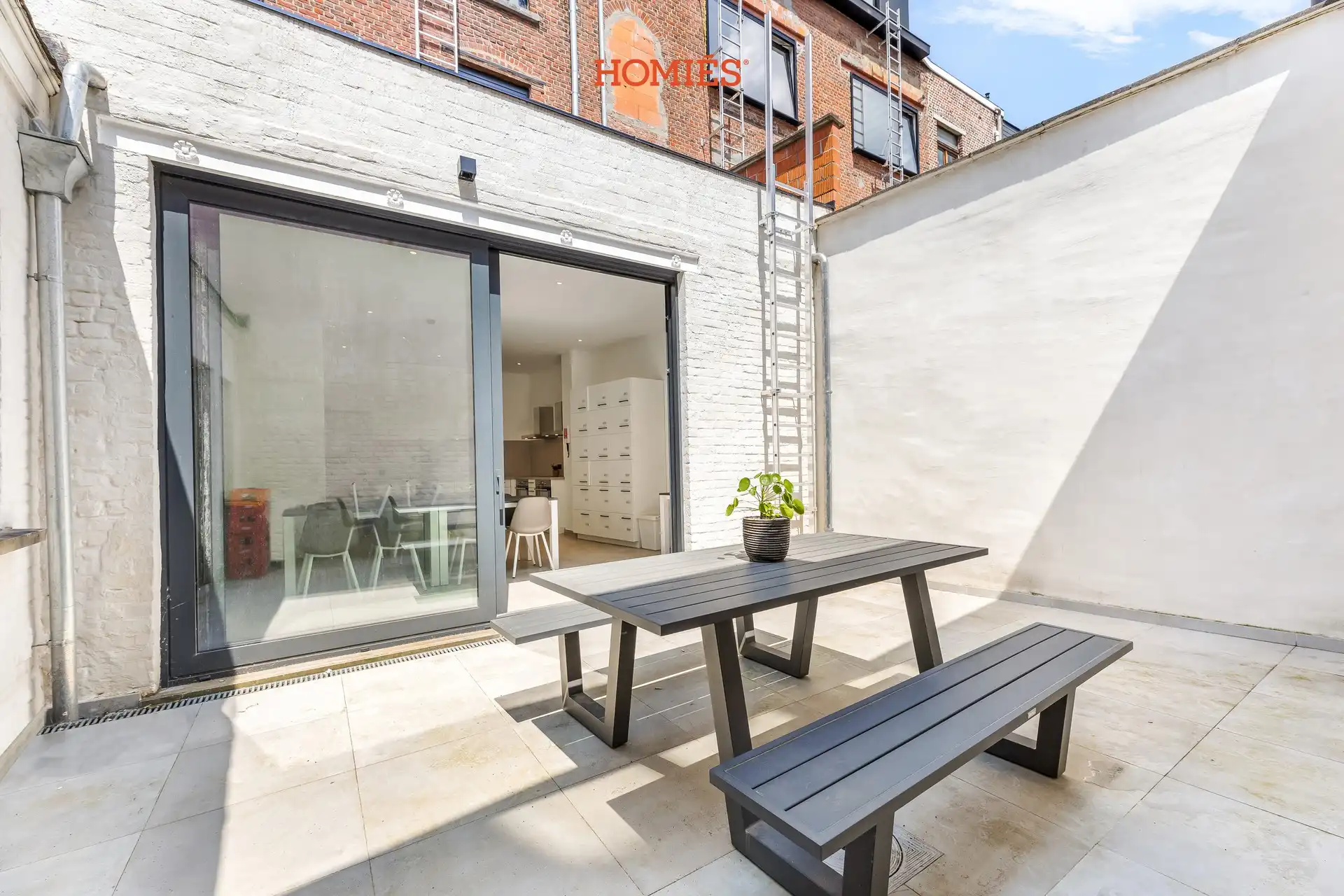 Ruime en verzorgde studentenkamer inclusief privébadkamer foto 6