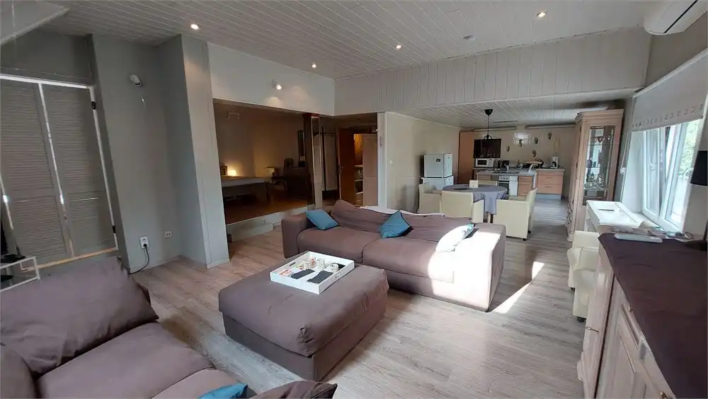 Gemeubeld appartement met 2 SLPKS te Eernegem foto 3