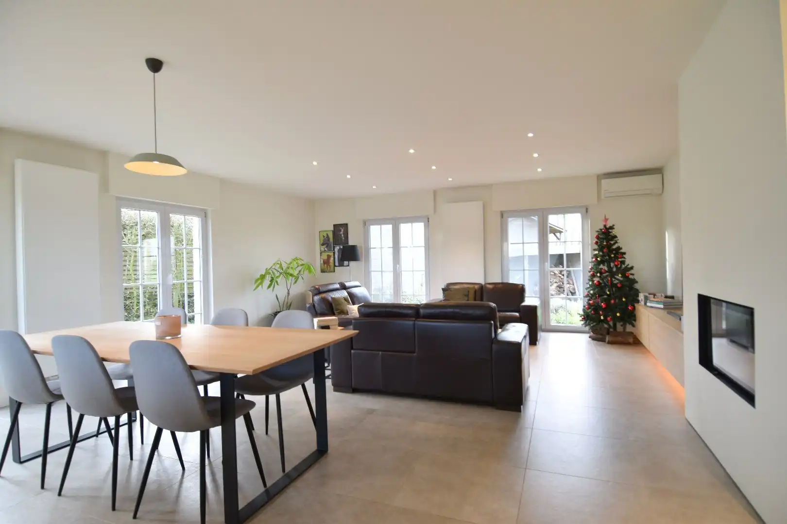 Landelijk gelegen vrijstaande woning met open zicht, verhuur voor korte termijn foto {{pictureIndex}}