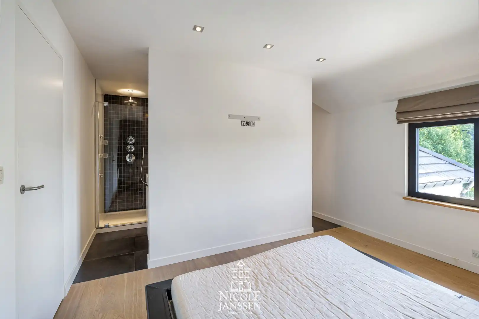 Energiezuinige villa met vijf slaapkamers in een rustige, groene omgeving  foto 24