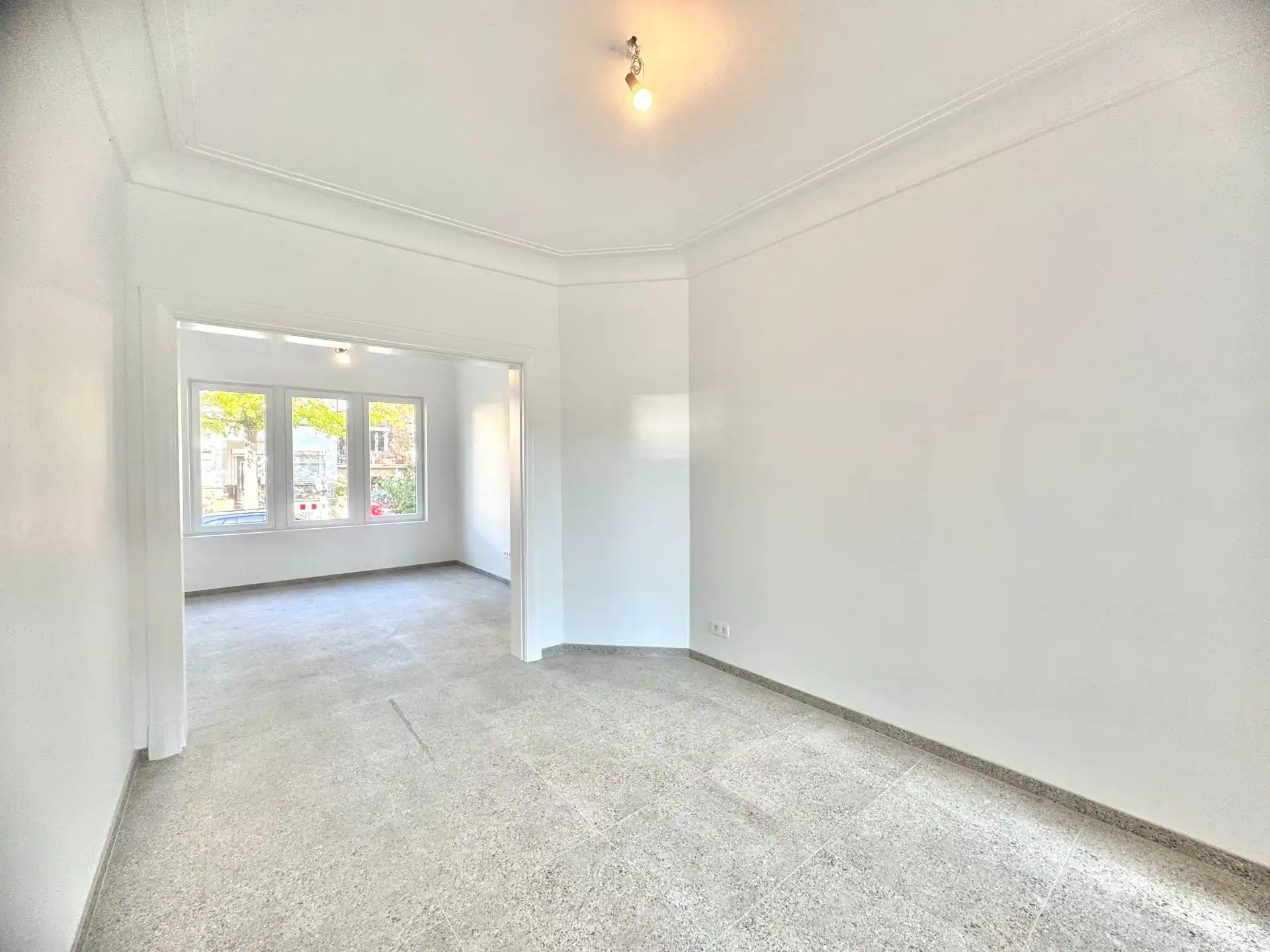 GERENOVEERDE HERENWONING | 3 KAMERS | TUIN | CENTRUM KORTRIJK foto 8