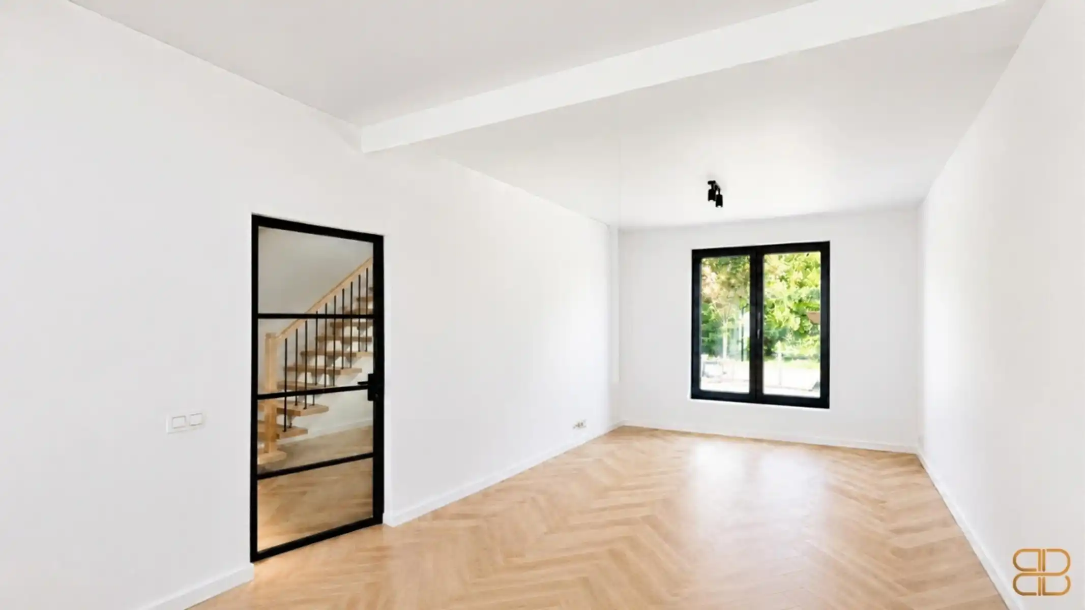 Nieuwbouw woning met tuin in het rustige Leugenberg foto 2