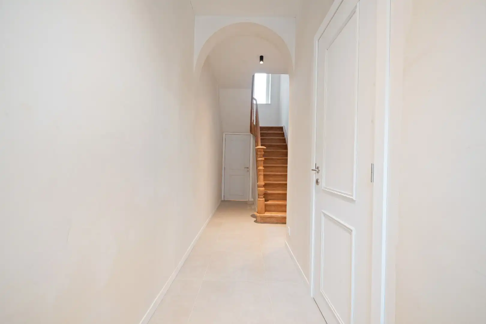 Karaktervol, gerenoveerde burgerwoning in Nieuwpoort (Vernieuwbouw - Epeil 7) – 4 slaapkamers & stadstuin foto 2