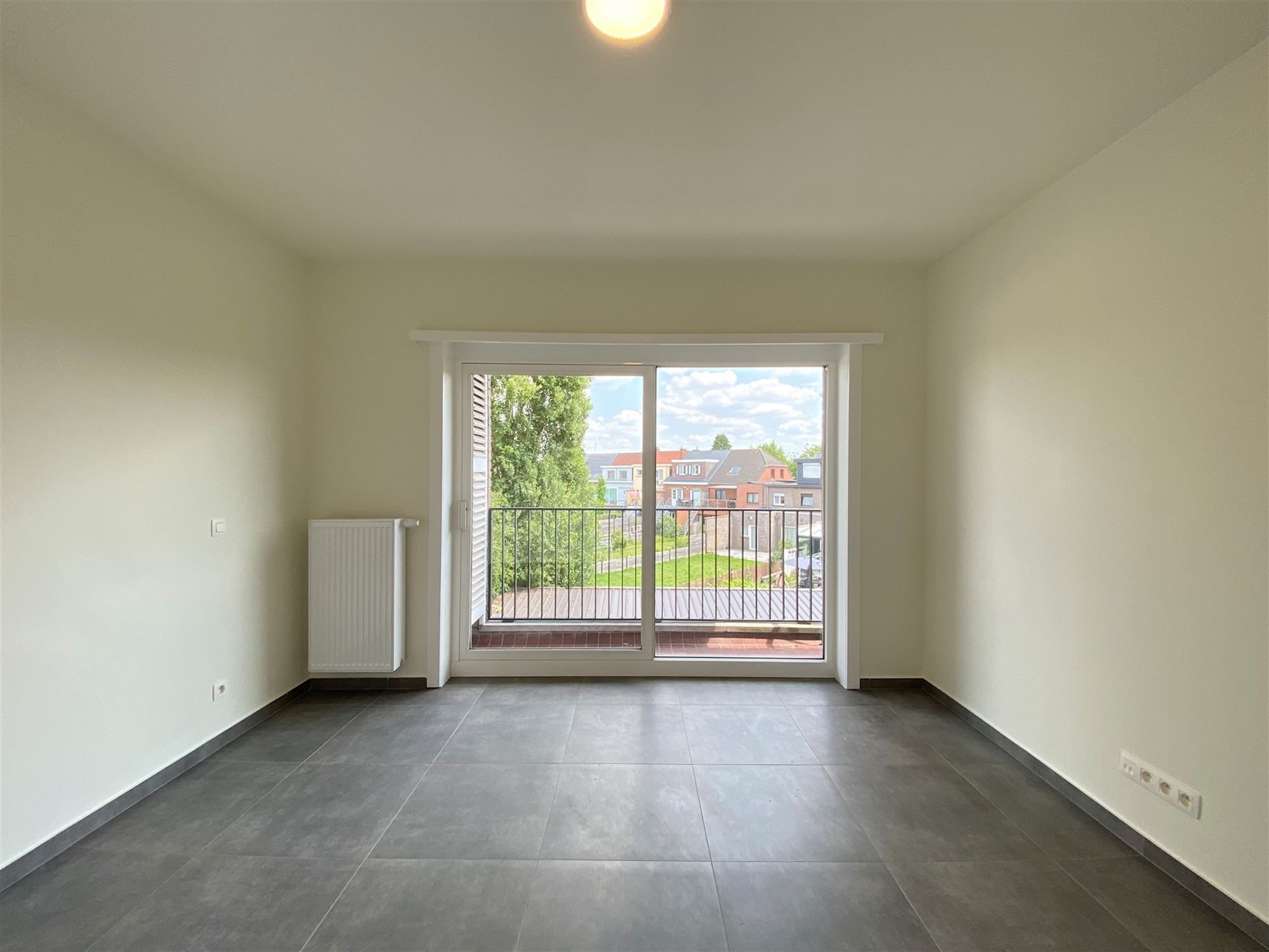Gerenoveerd appartement met garagebox te Wondelgem  foto 10