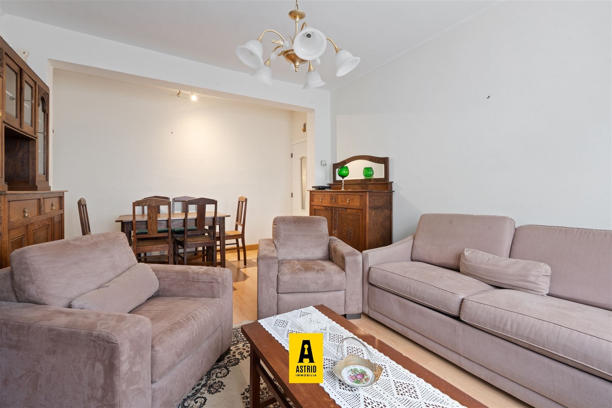  Ruime rijwoning met 5 slaapkamers en tweewoonst-indeling op topligging in Bredene foto 10