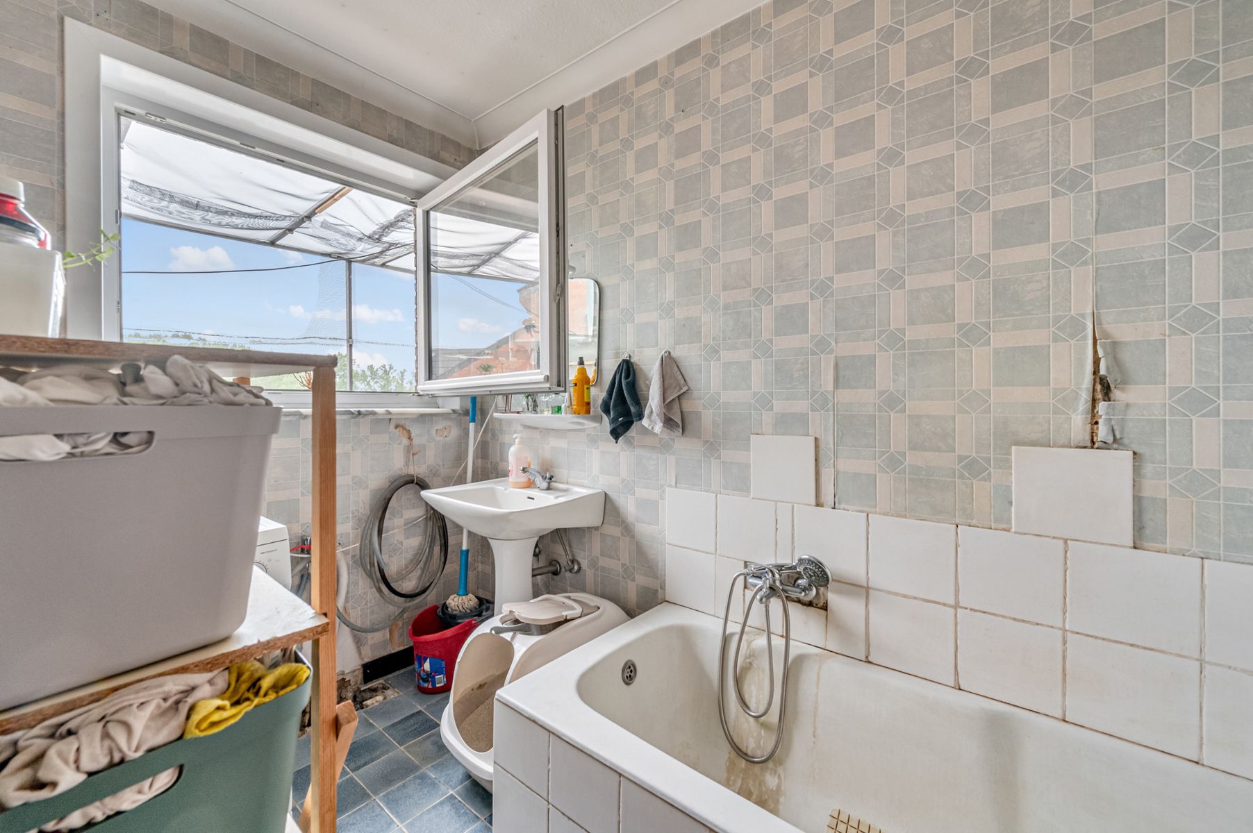 Op te frissen appartement met 1 slaapkamer en terras foto 8