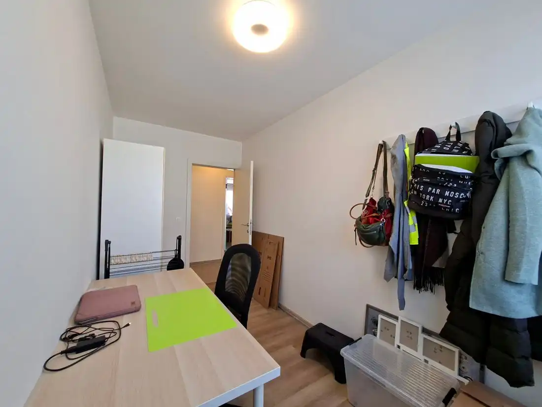 Instapklaar, smaakvol gerenoveerd appartement te Zonhoven foto 13