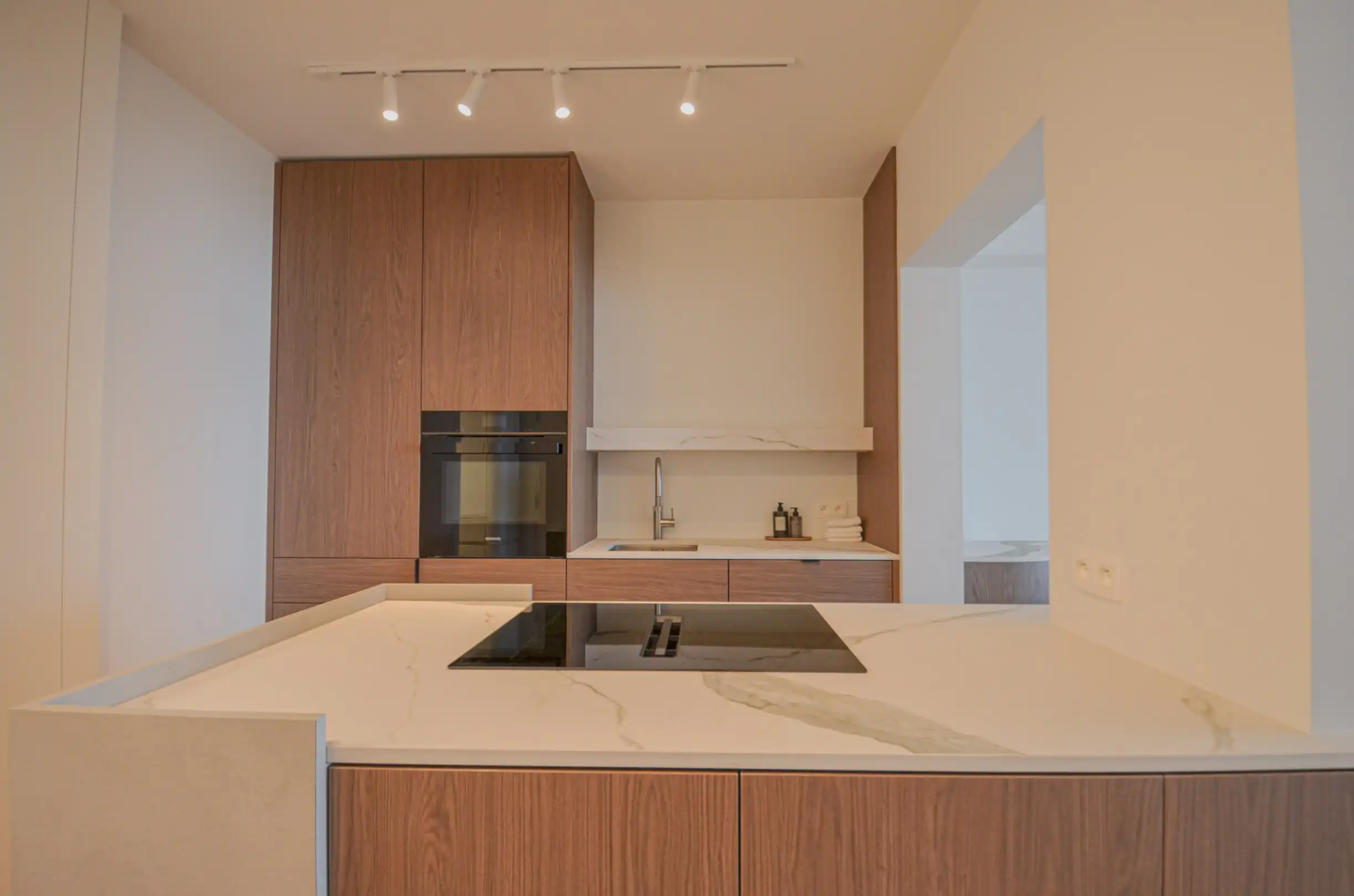 Subliem gerenoveerd appartement met frontaal zeezicht en een tijdloze, uiterst verfijnde afwerking. foto 10