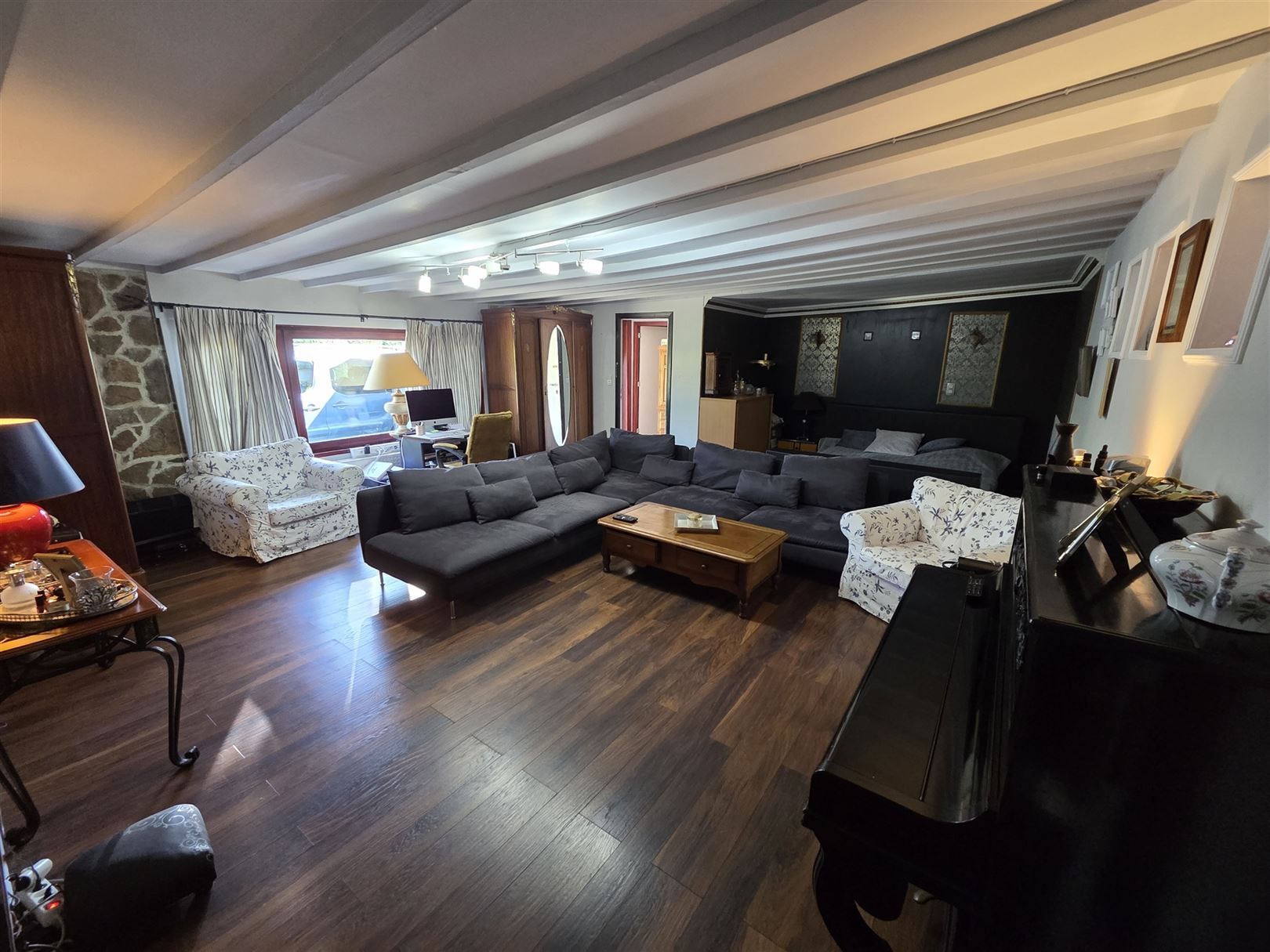 Veelzijdig gebouw: restaurant, hotel en feestzaal te Rebaix foto 21