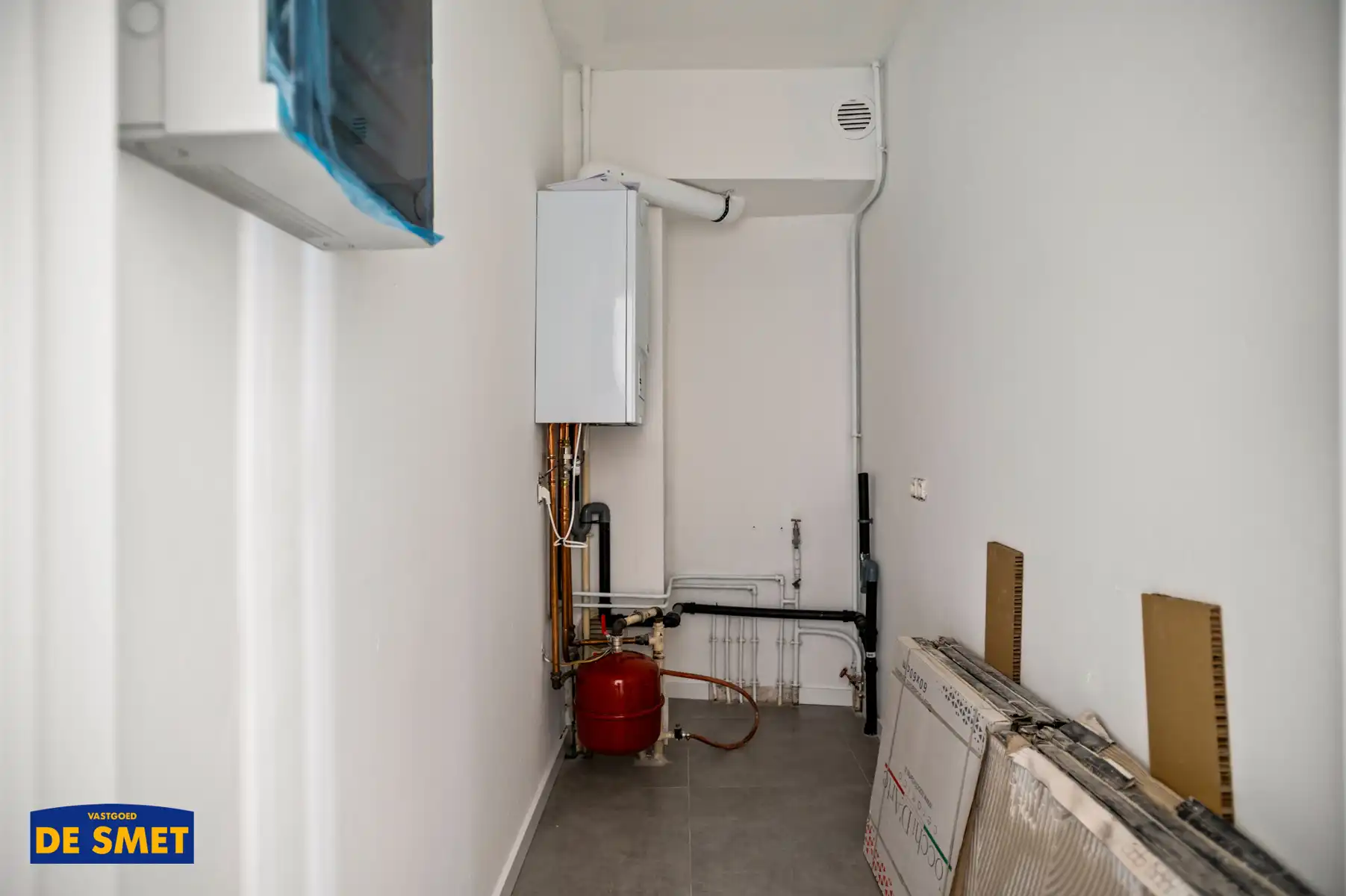 Volledig vernieuwd én geschilderd appartement in het centrum foto 9