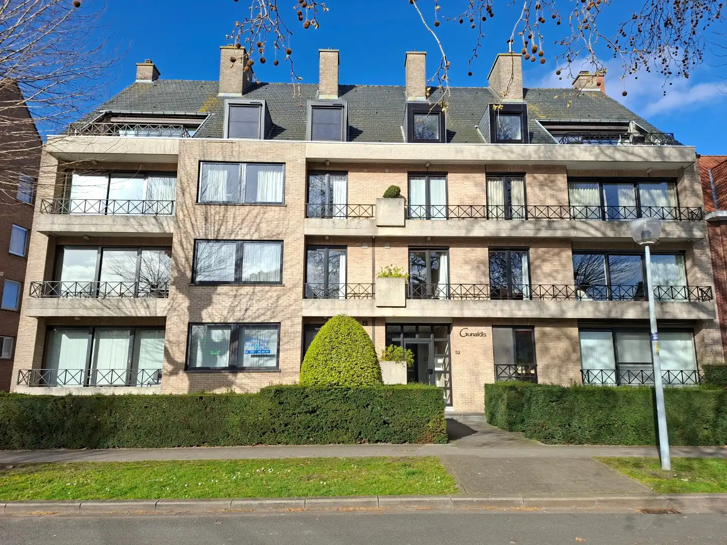 Garagebox foto {{pictureIndex}}