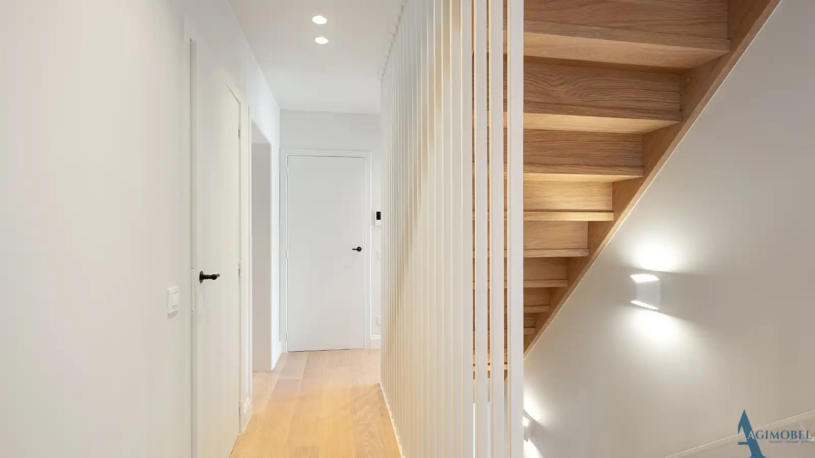 Schitterende luxe-koppelvilla met 5 slaapkamers in het rustige Duinbergen. foto 11