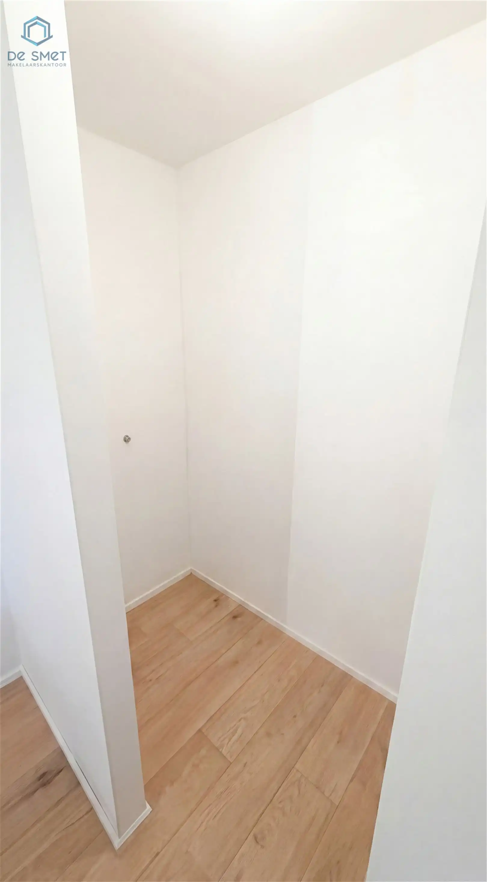 Bureelgebouw foto 4