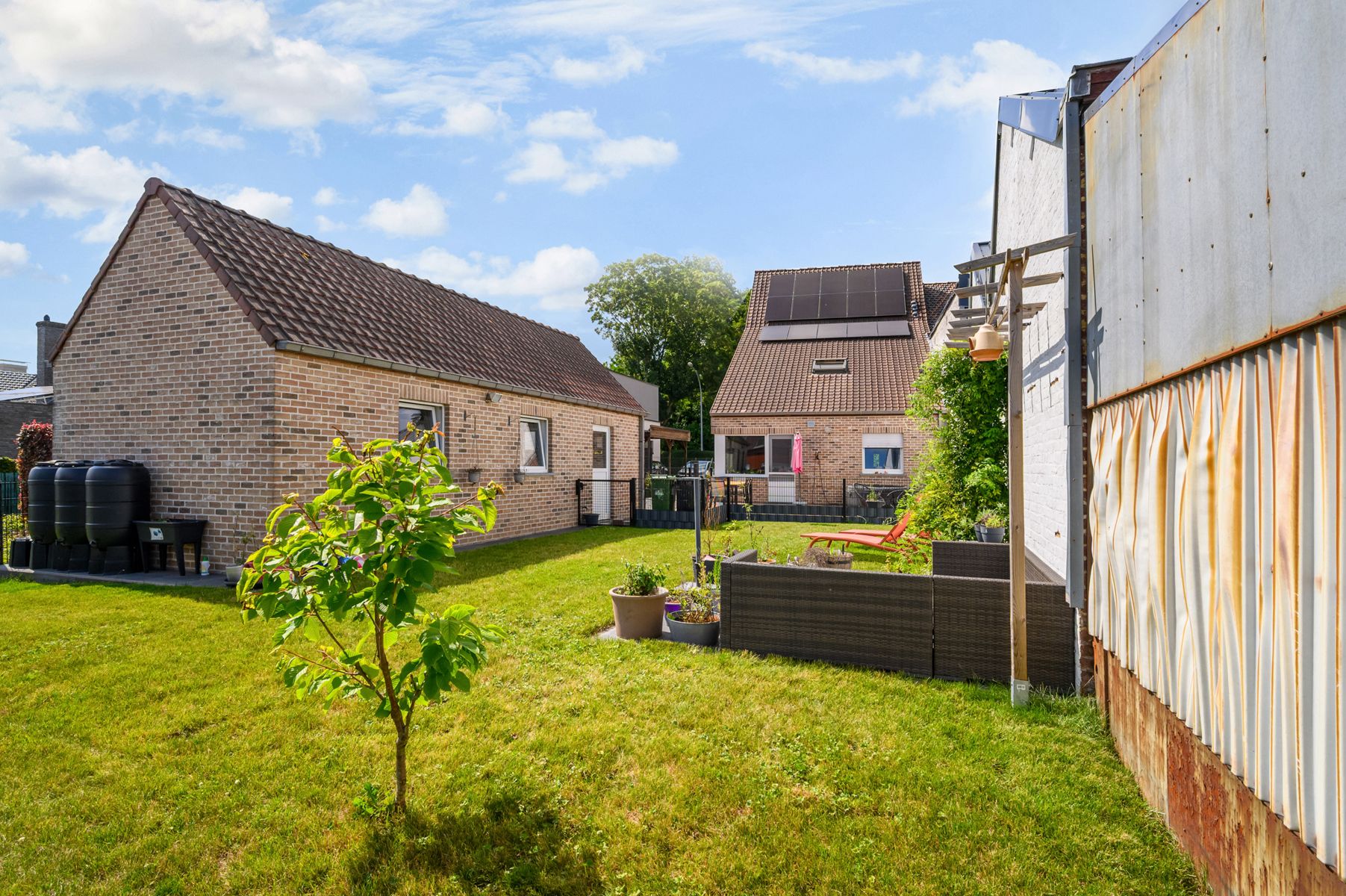 Instapklare luxewoning met 4 slkms en tuin. foto 24