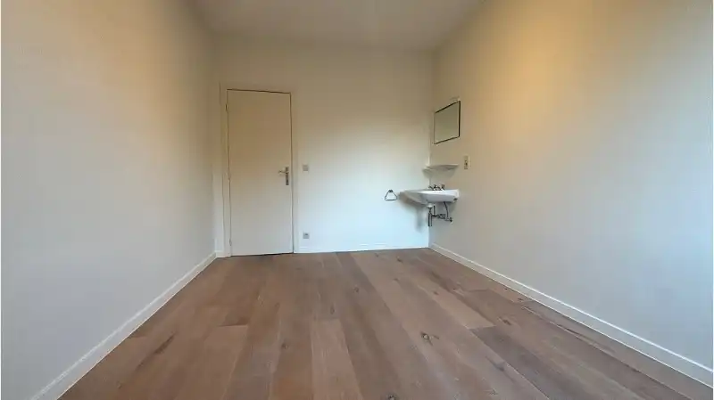 Lichtrijk 2-slaapkamerappartement met 2 Terrassen te huur in Kristus-Koning Brugge foto 9