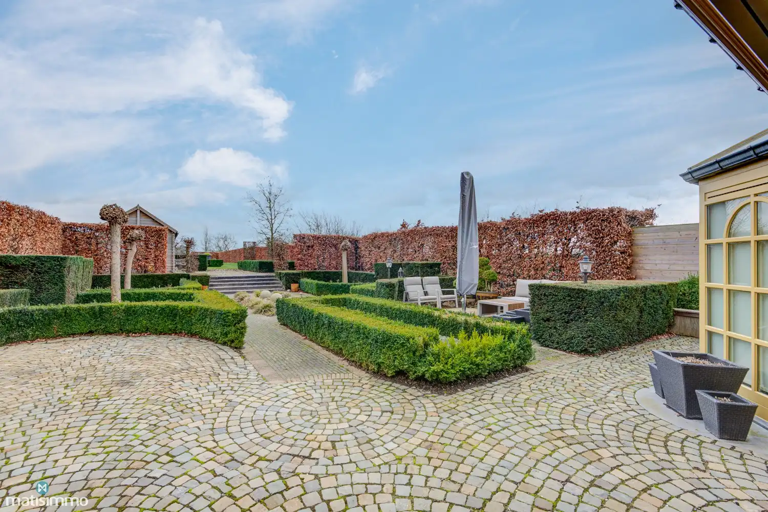 INSTAPKLARE EN ENERGIEZUINIGE WONING MET INPANDIGE GARAGE, TUINKAMER, KELDER EN RUIME TUIN TE ELST foto 34