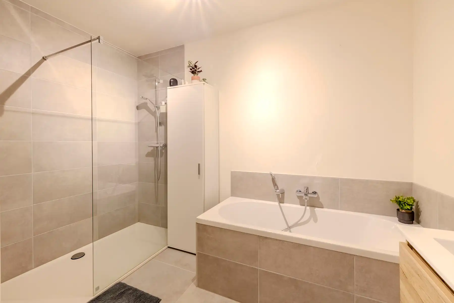 Recente woning met 3 SLP, 2 BK, tuin en 3 autostaanplaatsen foto 19