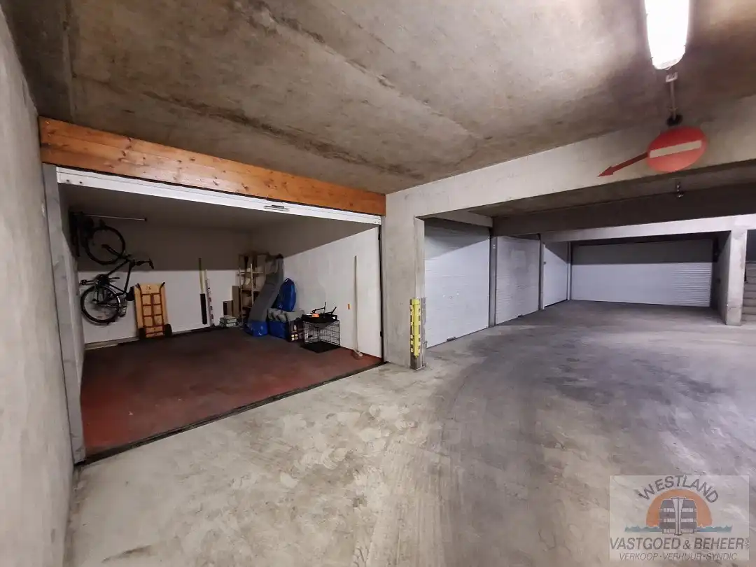 Garagebox in ondergrondse garage foto 3