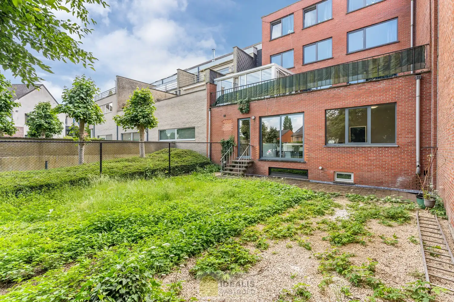 PRACHTIG GERENOVEERD GELIJKVLOERSAPPARTEMENT MET STADSTUIN IN HARTJE HAMONT! foto 31