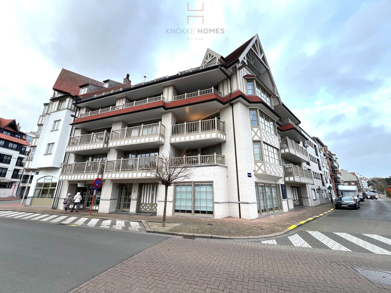 Garagebox foto {{pictureIndex}}