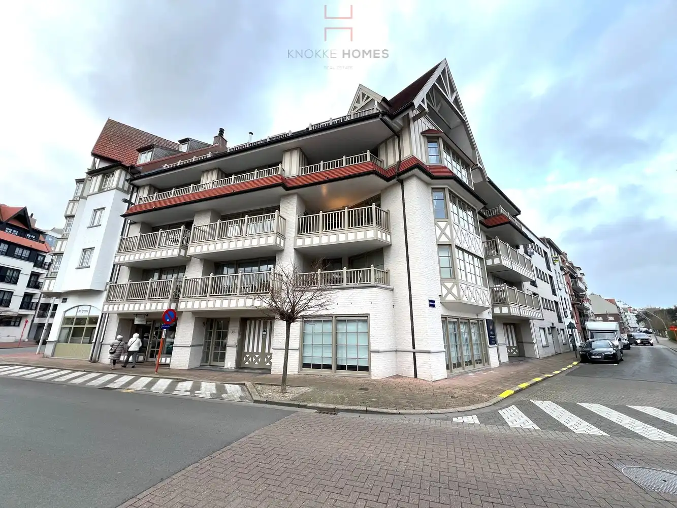 Garagebox foto {{pictureIndex}}