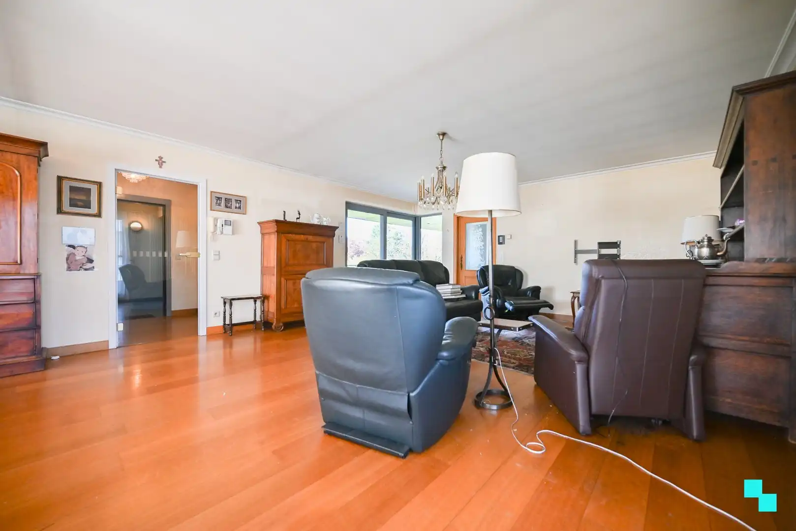 Unieke penthouse met drie terrassen in hartje Izegem foto 8