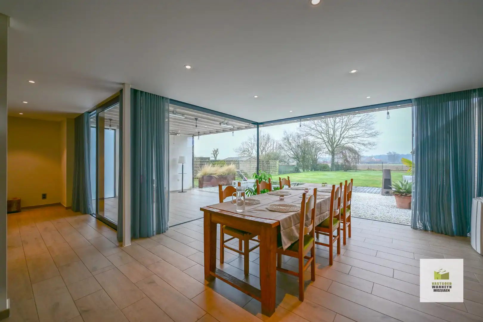 Ruime open bebouwing met 4 slaapkamers en landelijk vergezicht foto 11