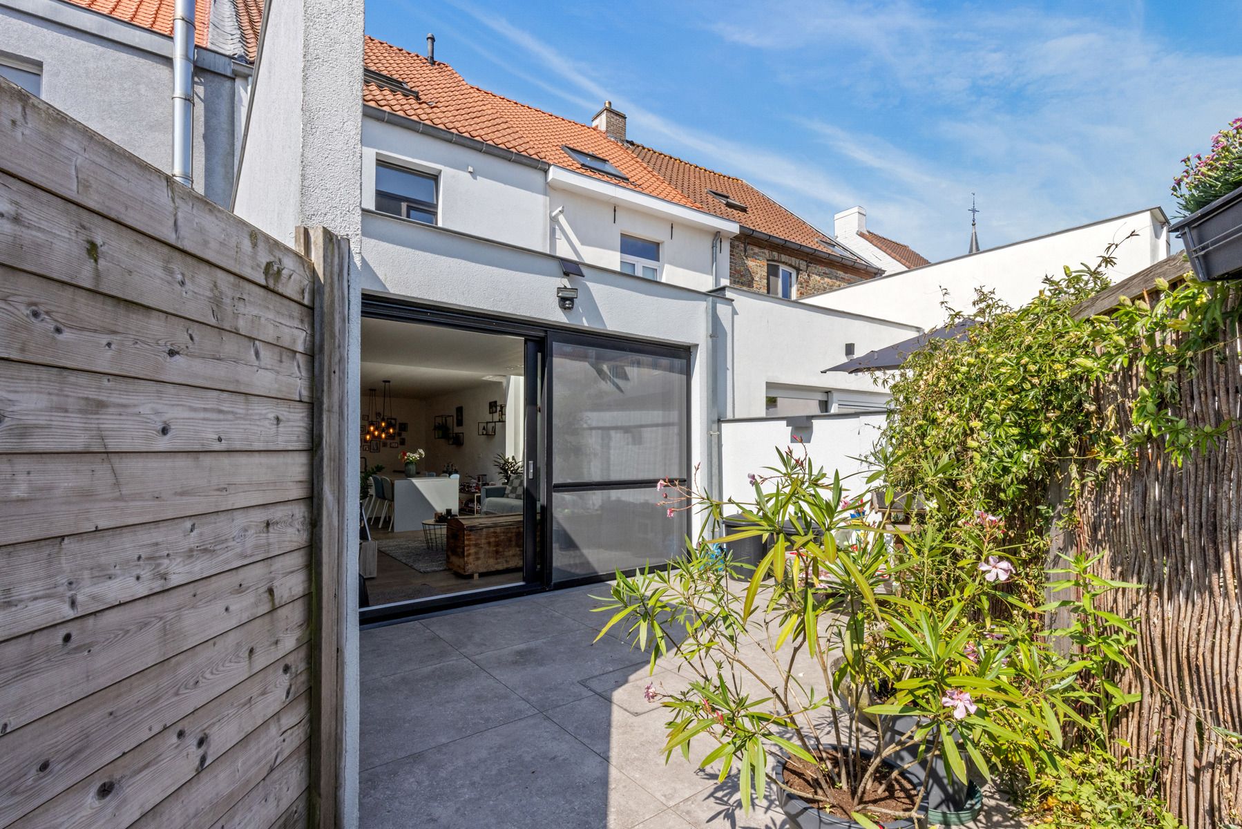 Lichtrijke, modern afgewerkte woning met grote tuin!  foto 19