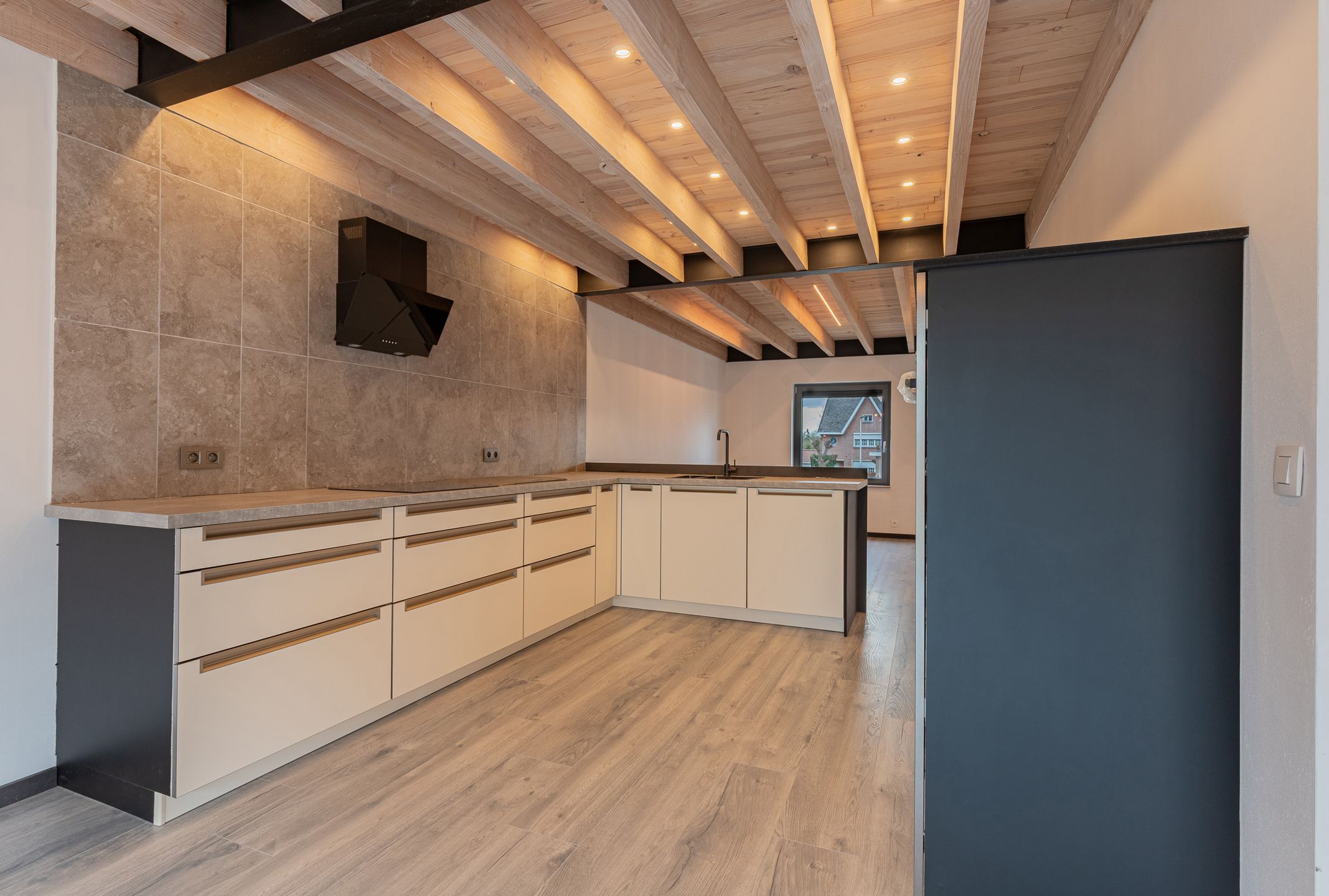 LEDE - Grote nieuwbouwwoning met tuin, terras en garage foto {{pictureIndex}}